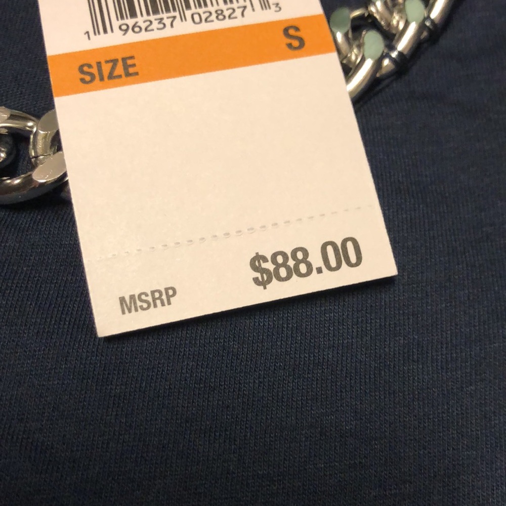 Brand🆕💖🔥💖 MICHAEL KORS tee - Picture 8 of 10